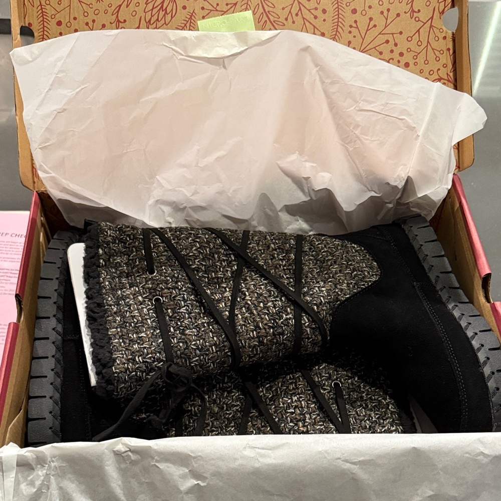 Muk Luks Black Knit Winter Boots - Picture 2 of 3